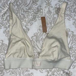 Skims bone mesh bra size small NWT
